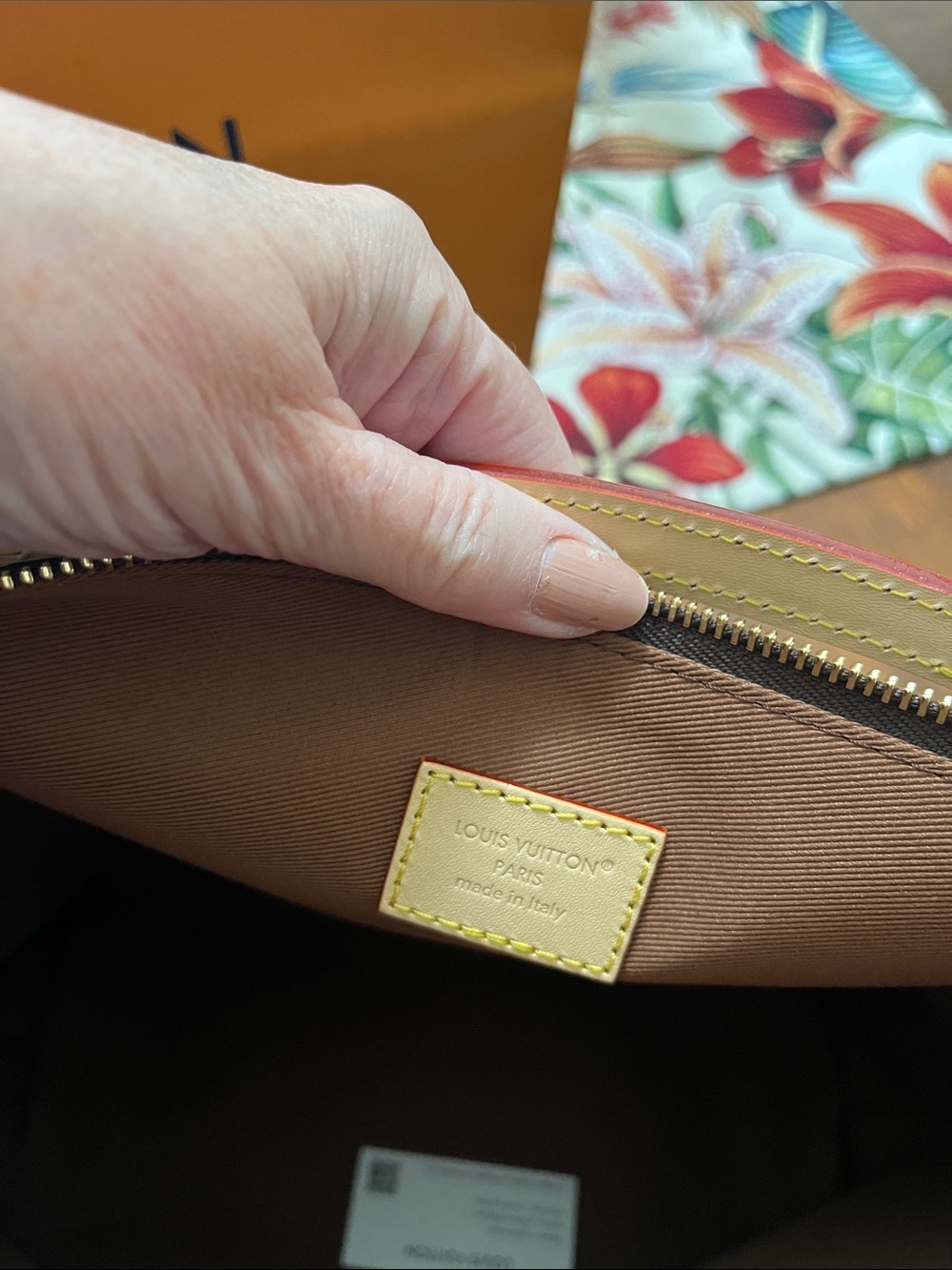 Louis Vuitton Monogram Canvas Multipass with Gold & leather Chain Detail - Picture 6 of 16